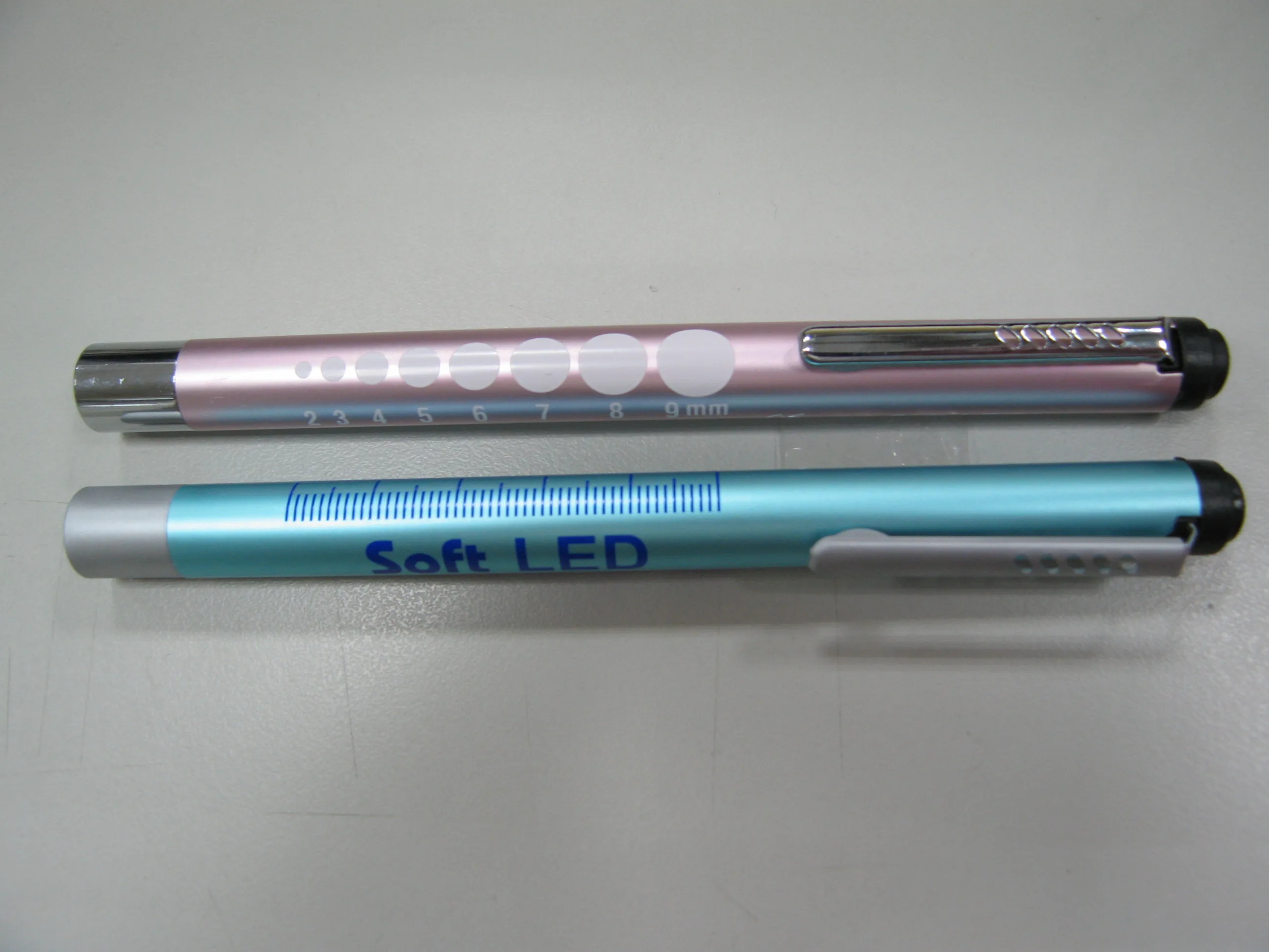 Custom Logo  LED Medical Pen Light with Clip Pocket Flashlight Pen Light For Doctor And Nurse for ENT