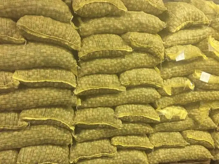 BEST QUALITY WALNUTS AND WALNUTS KERNEL READY FOR EXPORT