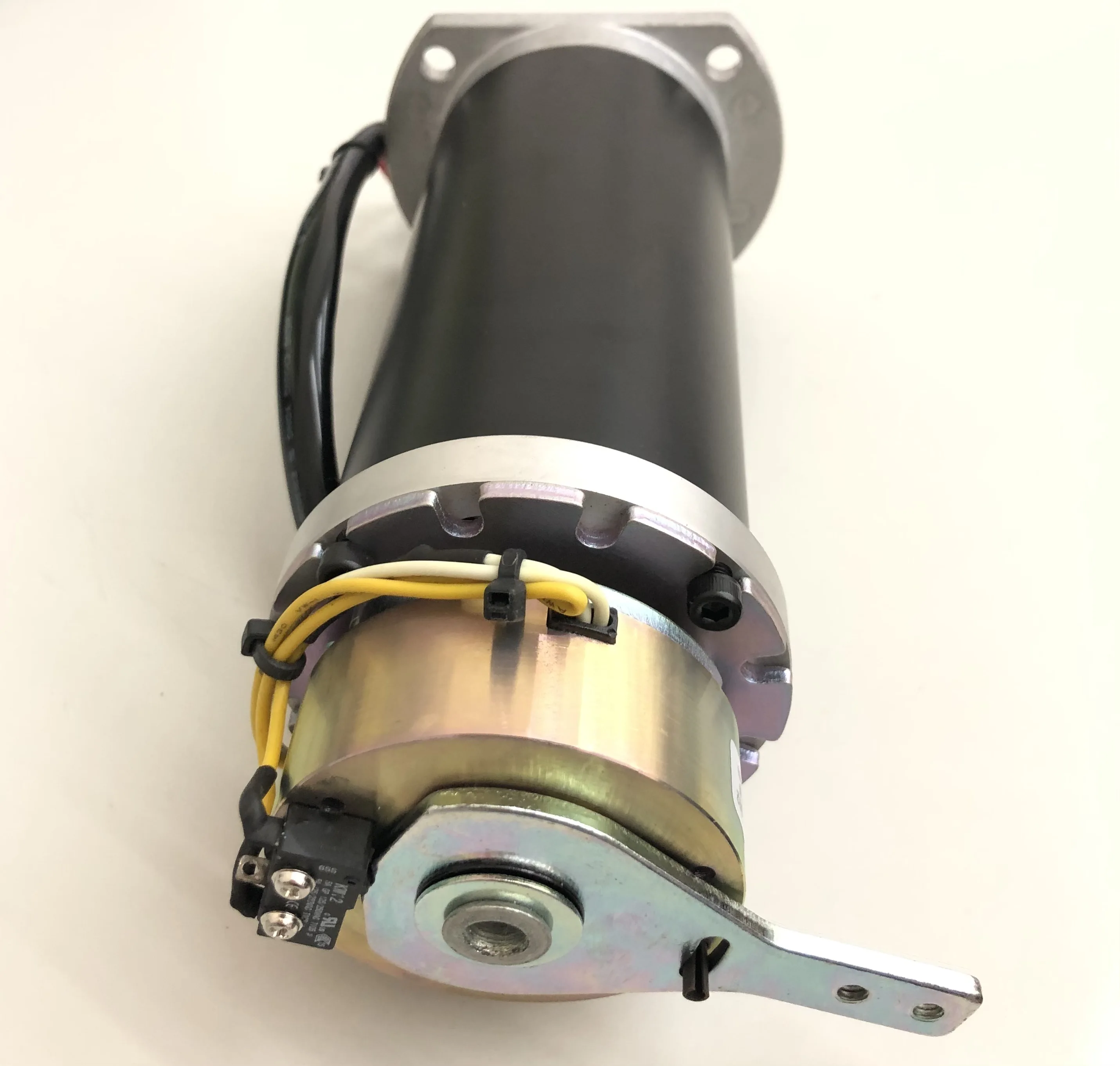 C09-075-00100 Motor incl. a brake 270W 4700RPM 3NM  PM25R-63T-1002 Golden Mobility Scooters