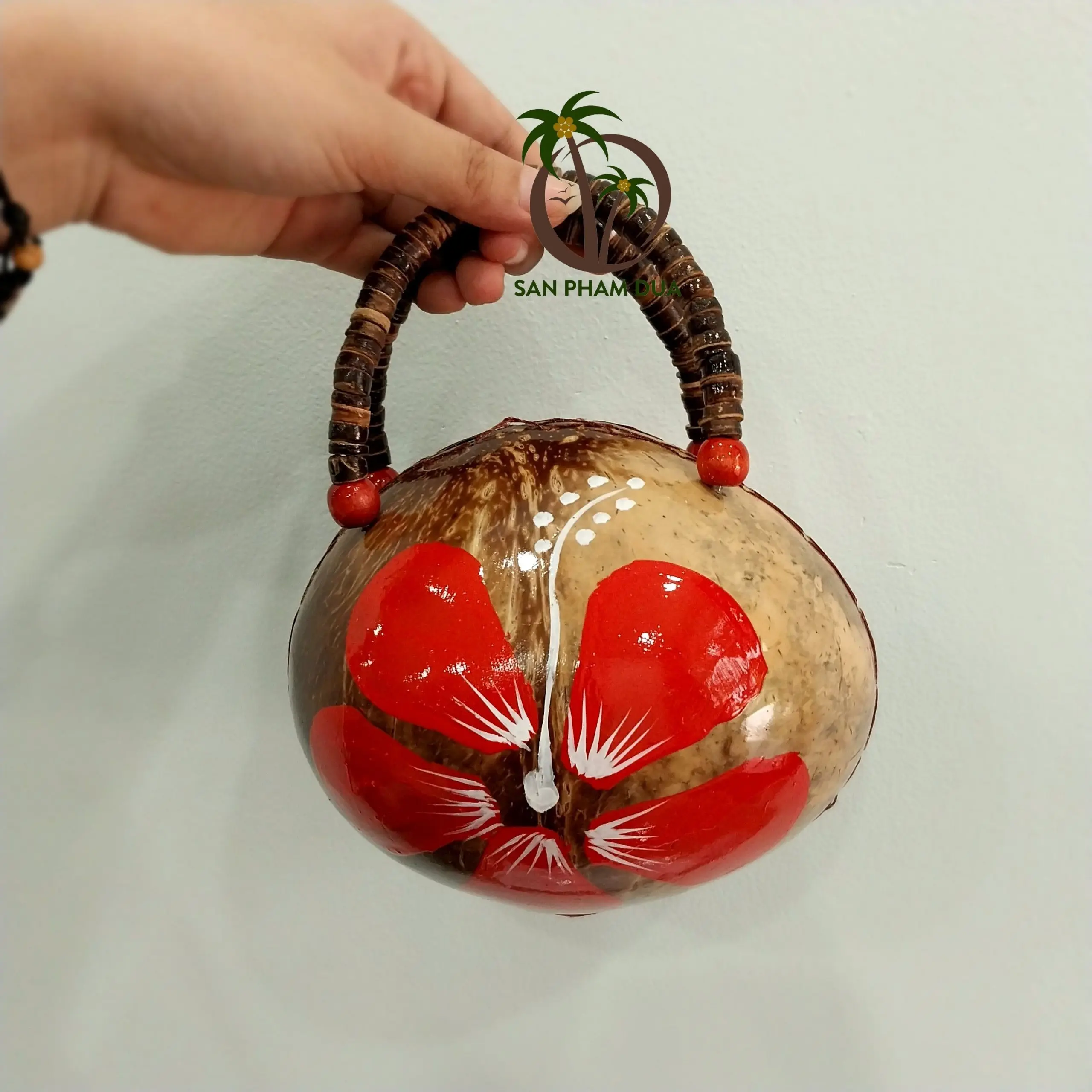 COCONUT SHELL BAG VIETNAM HANDICRAFT HANDBAG/ COCONUT HANDMADE SOUVENIR/ COCONUT SHELL JEWELRY