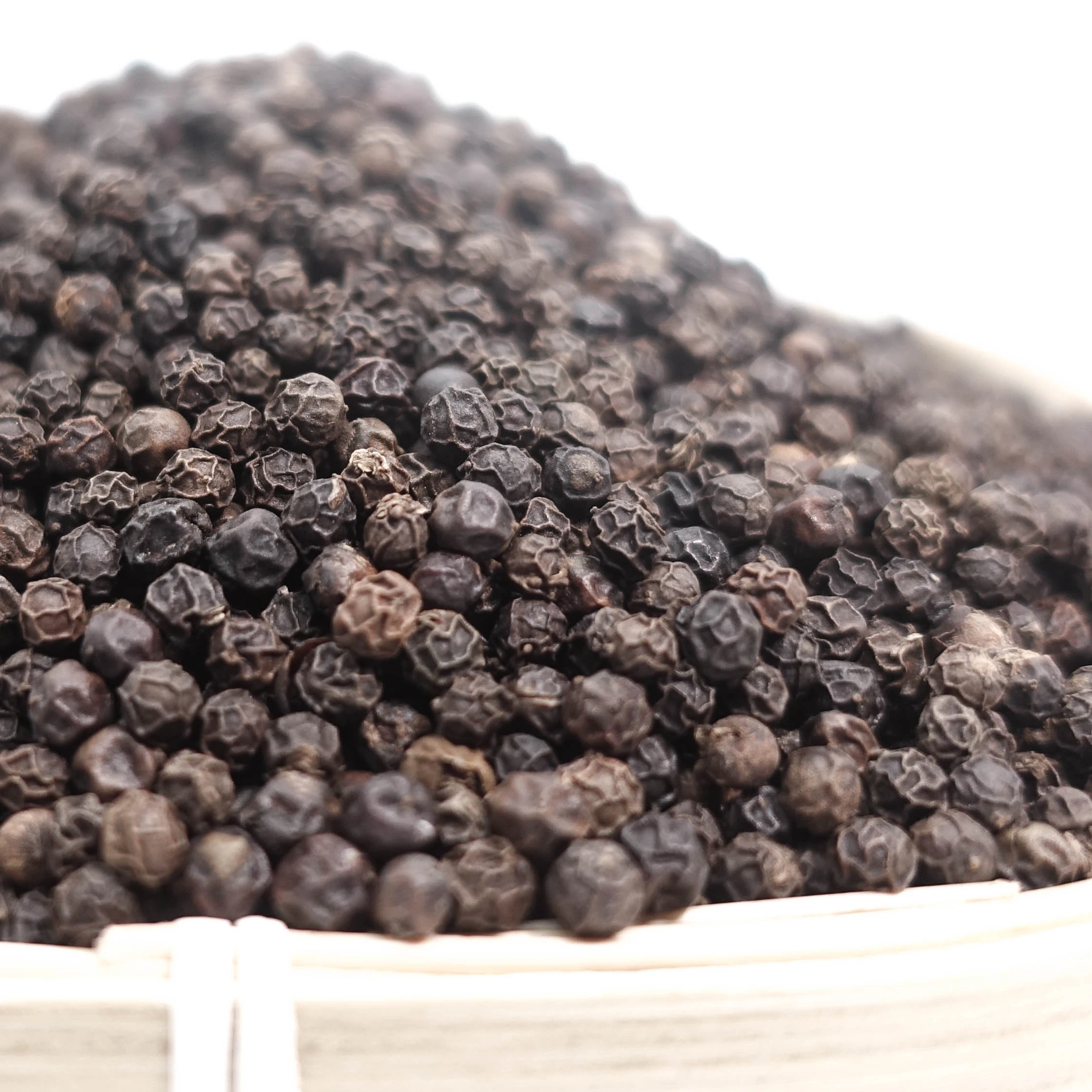 Black Pepper High Oil Percentage Using for Cooking Whole and Ground Peppercorn