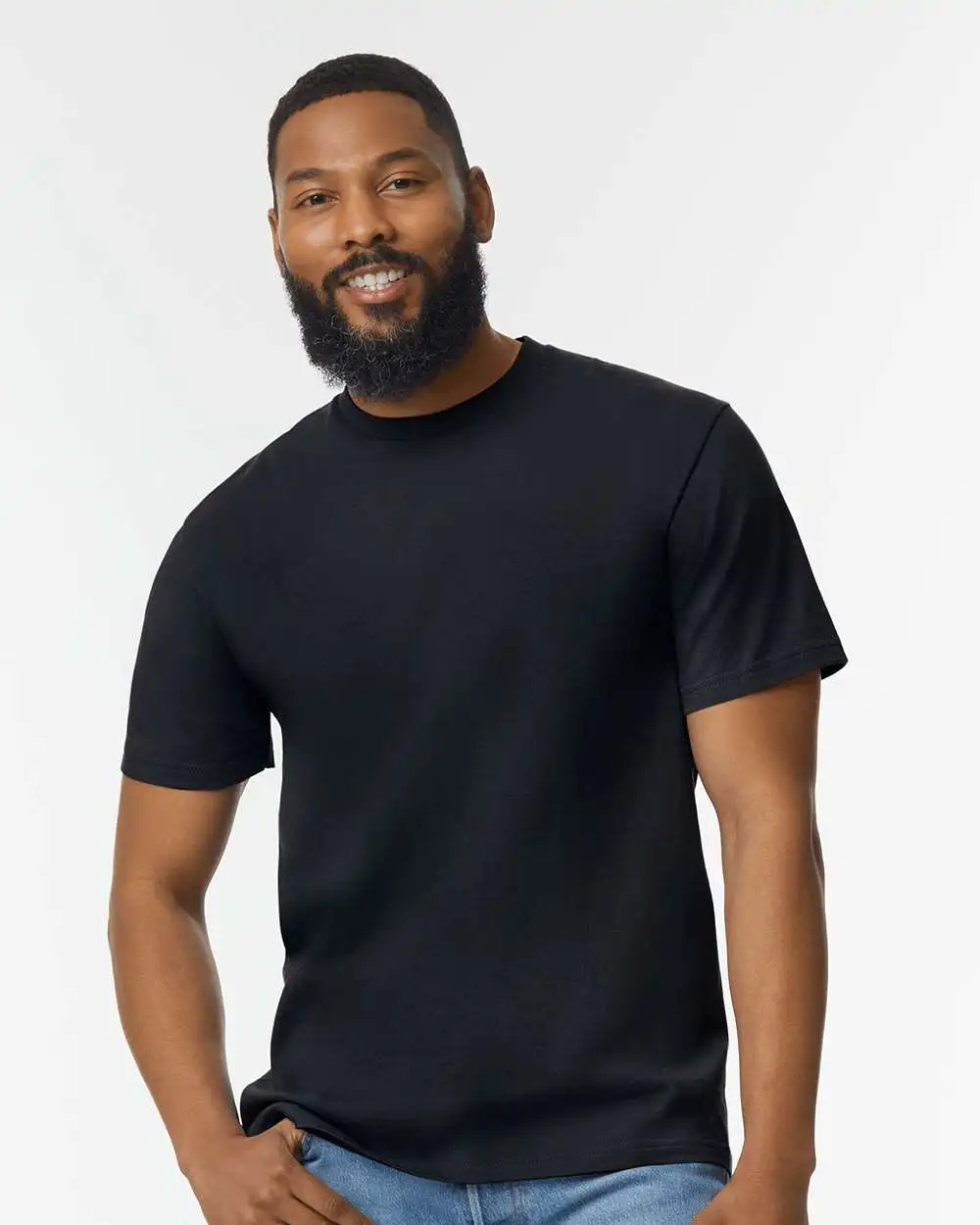 Gildan - Softstyle Mid weight T-Shirt Modern Classic Fit 5.3 oz 100% Ringspun Cotton with a tear away label