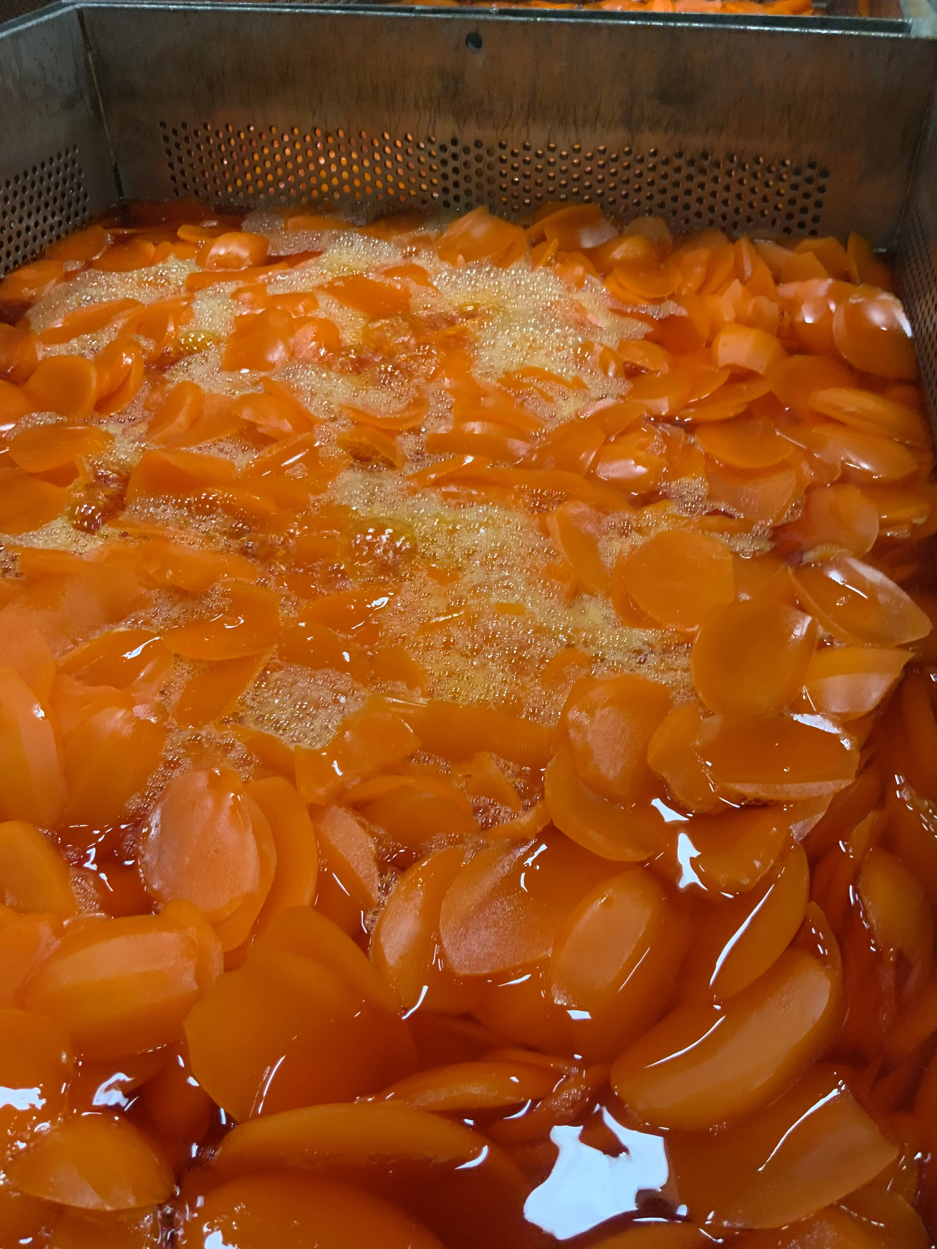 Hot sale dried mango orange color wholesaler pack in 20 kg carton