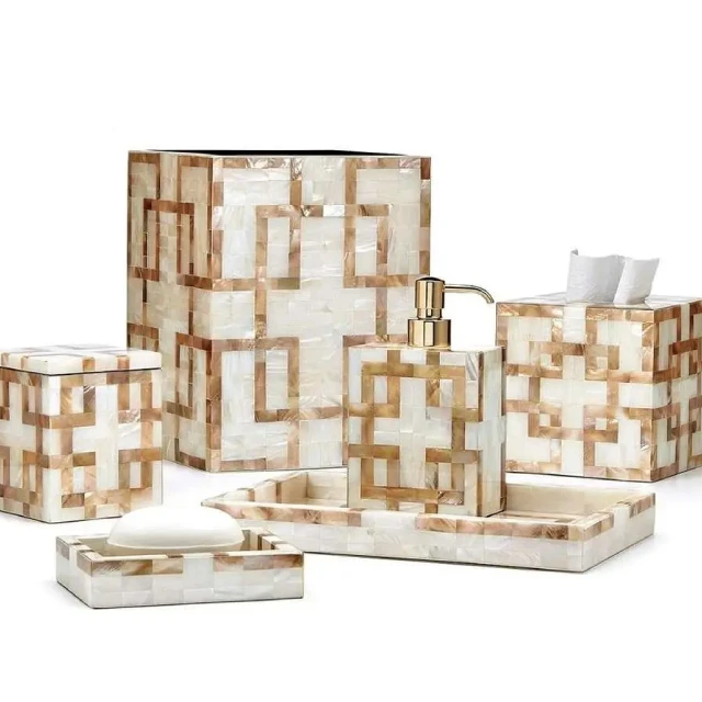 Аксессуары для ванной комнаты с перламутром