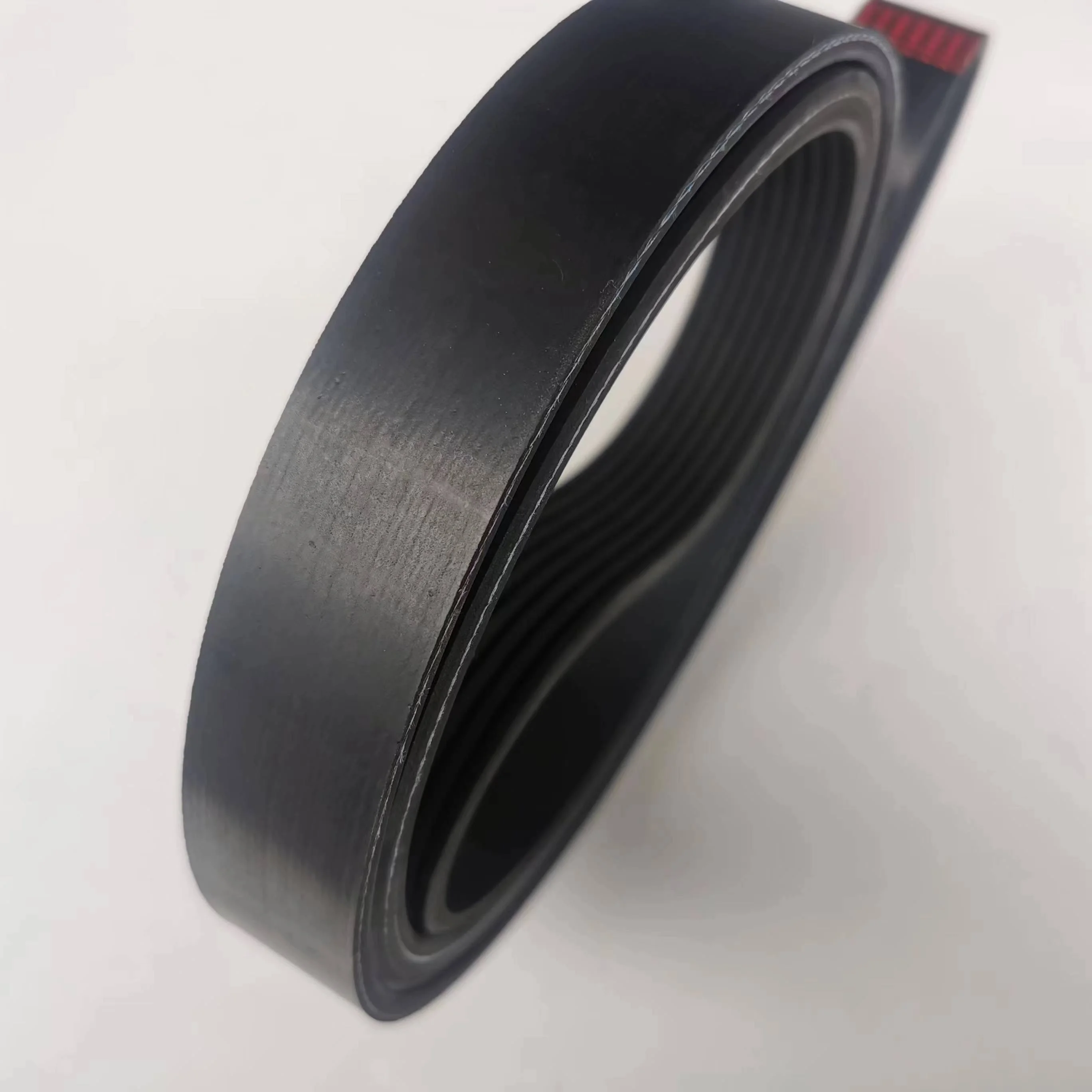 High Quality Diesel Engine Fan Belt 8PK2100 For Cummins/Yuchai  Engine Fan Belt