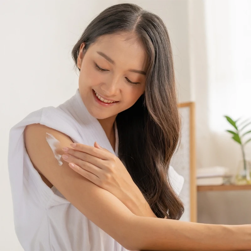 Wholesale OEM 400ml Soothing Body Lotion with Deeply Soothes Irritated and Sensitive Skin Boasts Anti-inflammatory Effects