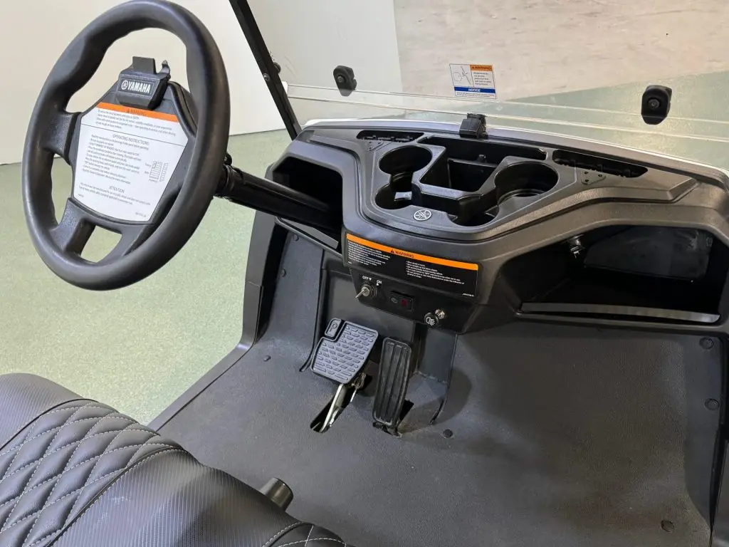 Нехитренно использованный yamahs Golf Car Drive 2 EFI Quietech 2024 модель 100% отлично работает без происшествий гарантия 1 год.