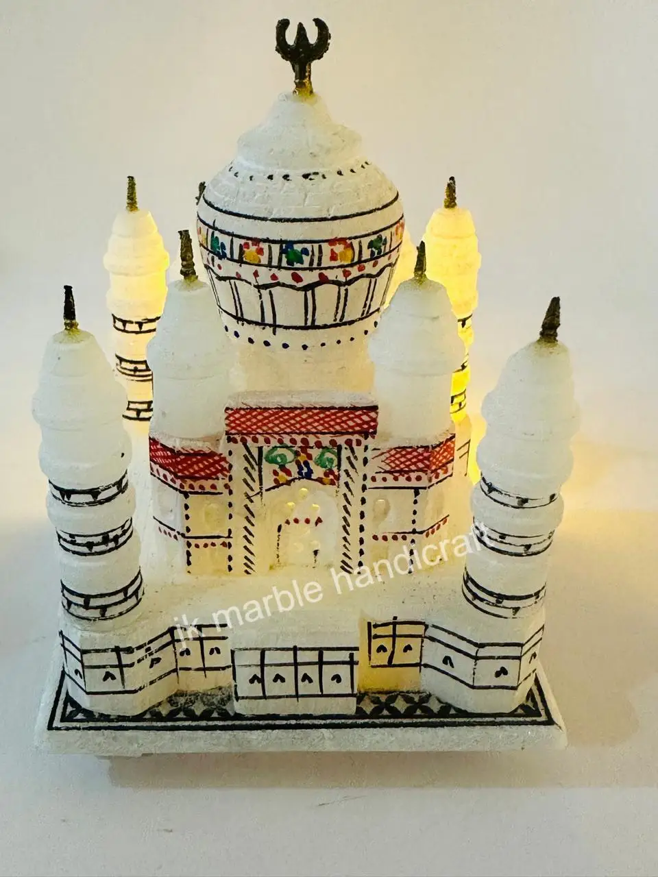 Indoor  Square Natural  Marble Model  Taj Mahal Attractive And  Unique   Status  For  Gifting And Home  Table Decorative  Item