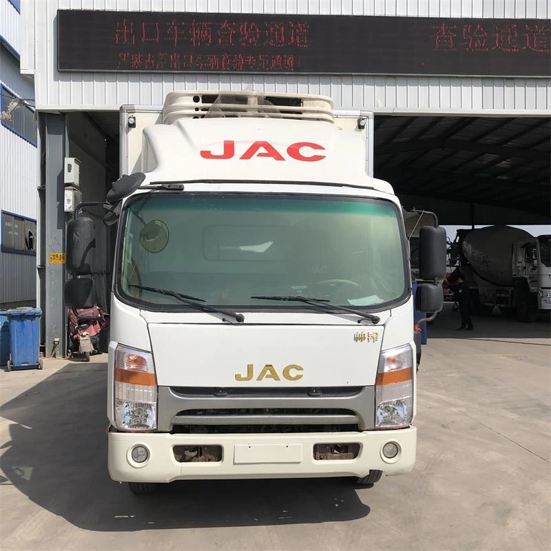 Hot Selling Chinese Euro4 4x2 3-5ton  Used  Refrigerated Truck for sale