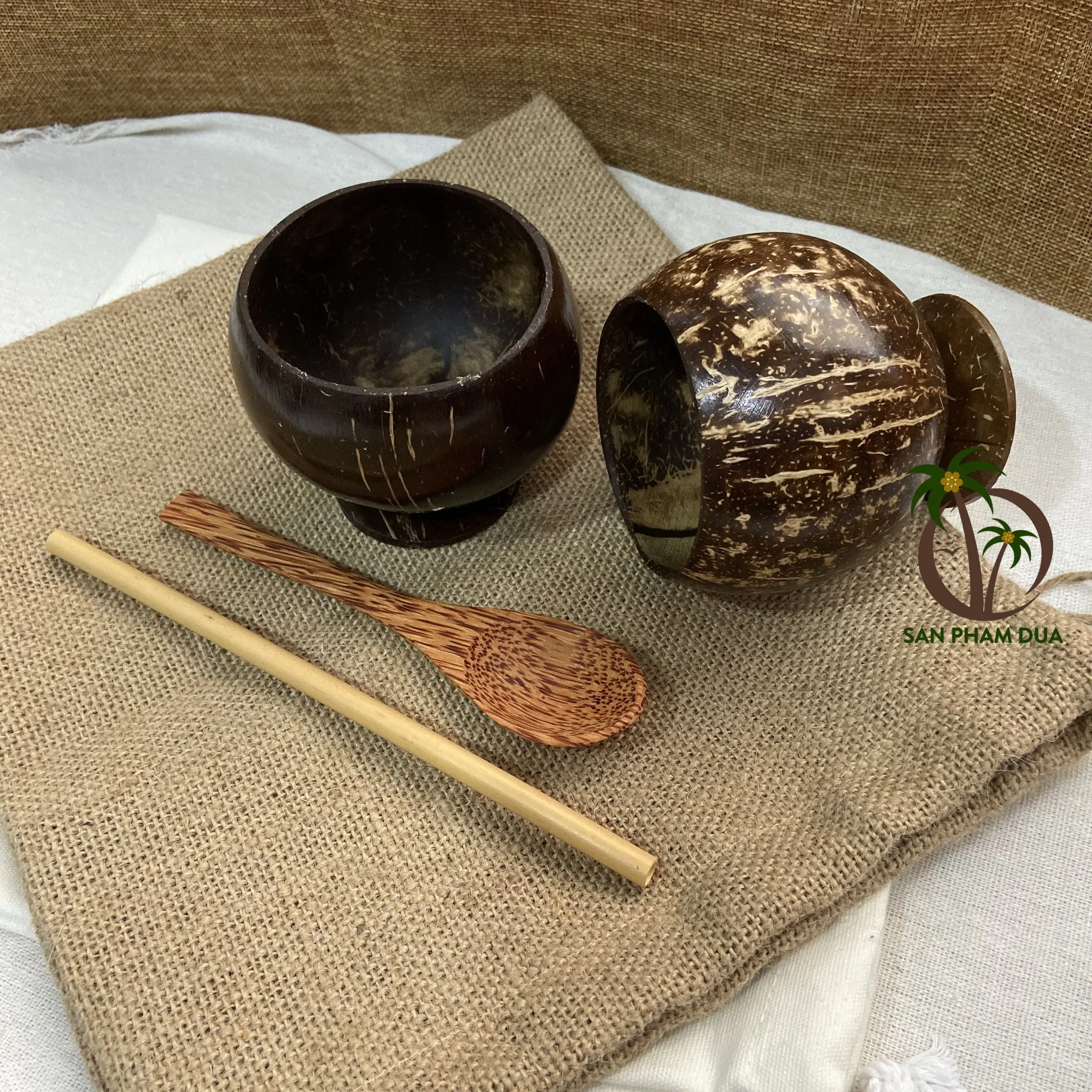 COCONUT ICE CREAM CUP/ COCONUT SHELL CUP FOR DRINKING TEA CUSTOMIZED LOGO SUPPLIER IN VIETNAM COCONUT CUPS/ COFFEE CUP