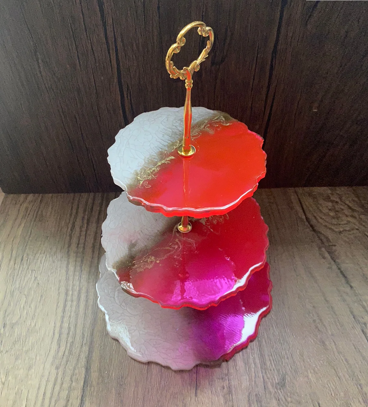 Cake Stand Wedding use resin Cake Pedestal Cupcake Server Hand Made pedestal cake stand With exaggerated gold edge