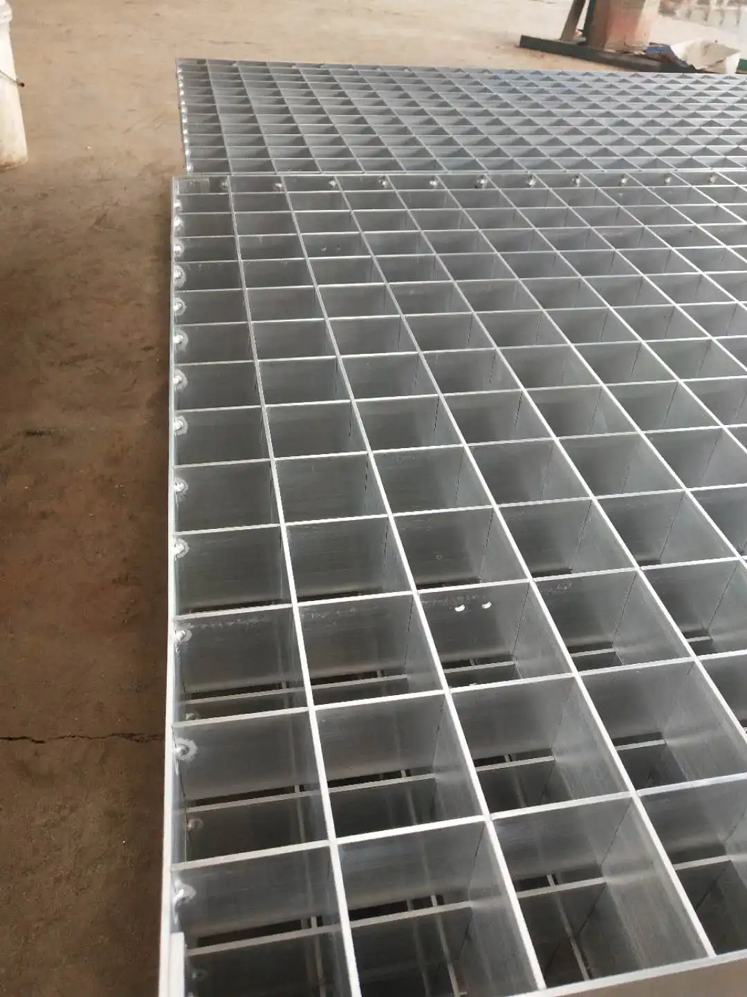 Metal Building Materials Galvanized Steel Steel Grating Grating Hot Dipped 32 X 5mm Plain Bar Grating Flat Bar and Twisted Bar