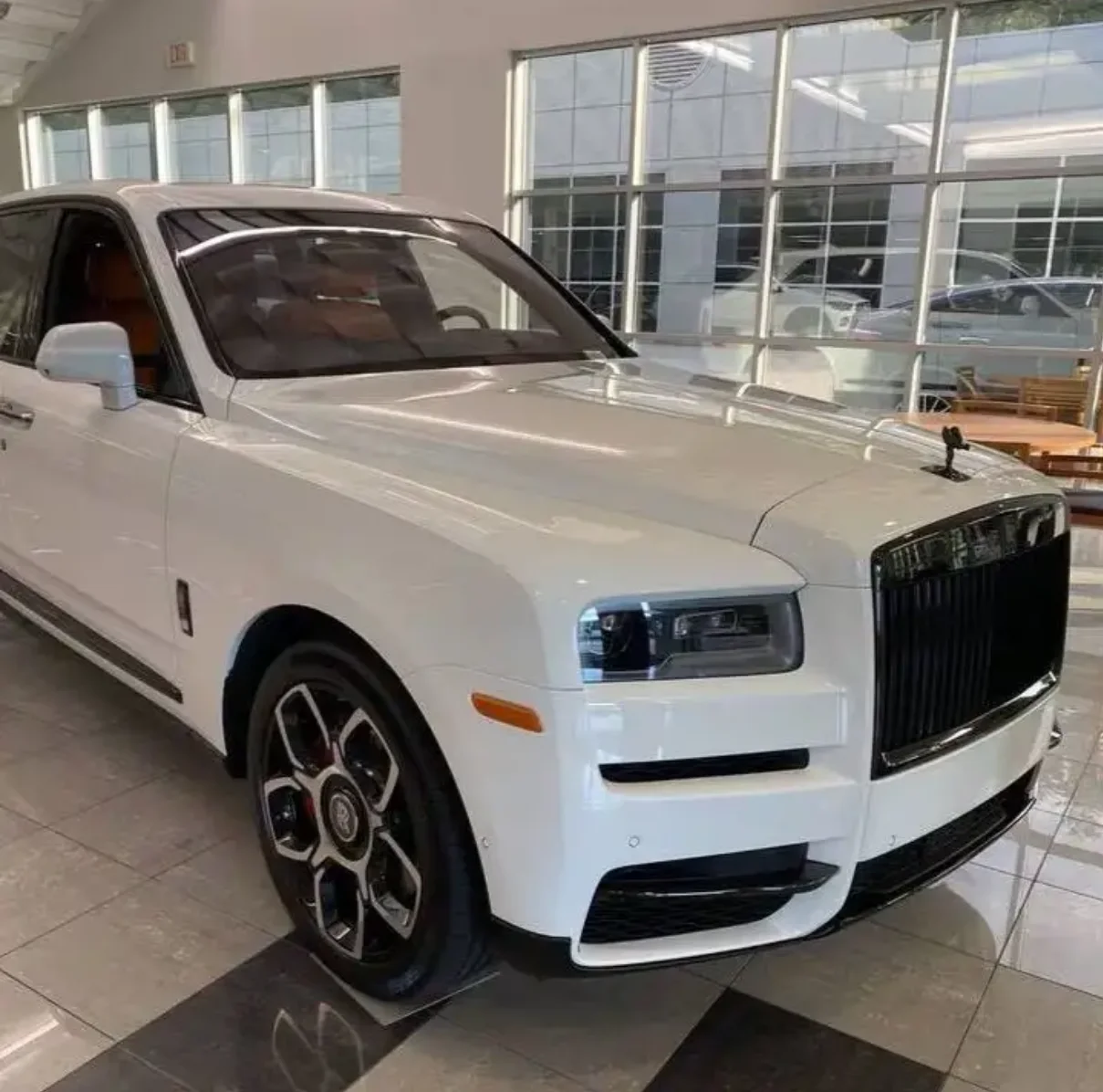 100% Perfect Luxury Rolls Royce Cullinan
