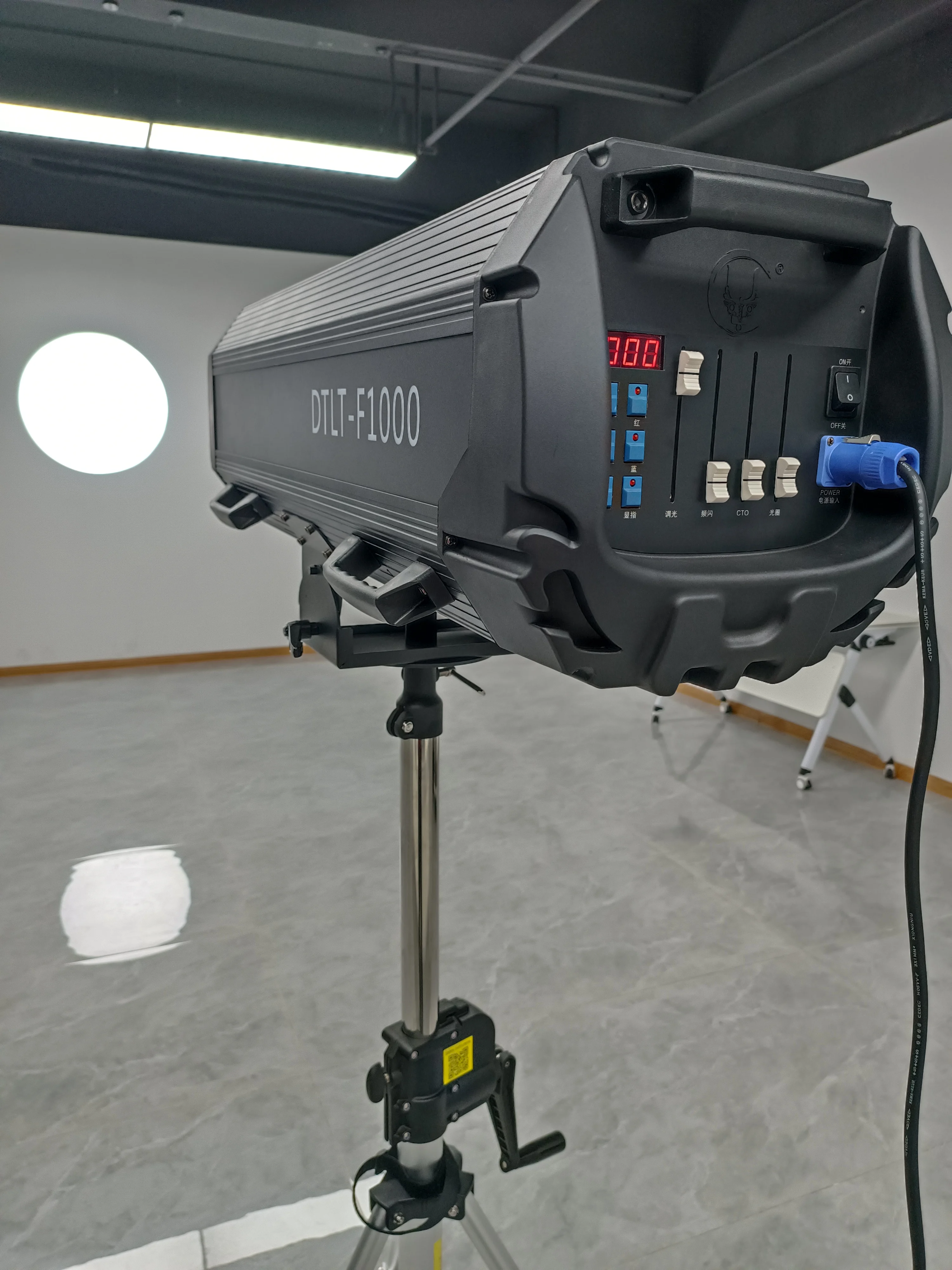DTLT F1000W Светодиодный точечный светильник церковный концерт Свадебный театр ТВ Студия Аудио сцена ночной клуб зум фокус ирис