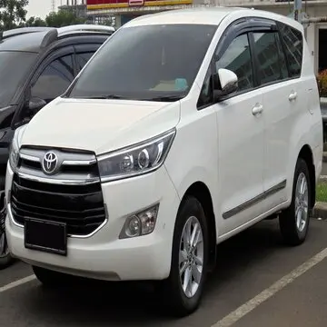 Used Toyota Innova 2.7 VVTi 7-seat for sale / Almost-new used Toyota Innova Crysta MPVs for sale