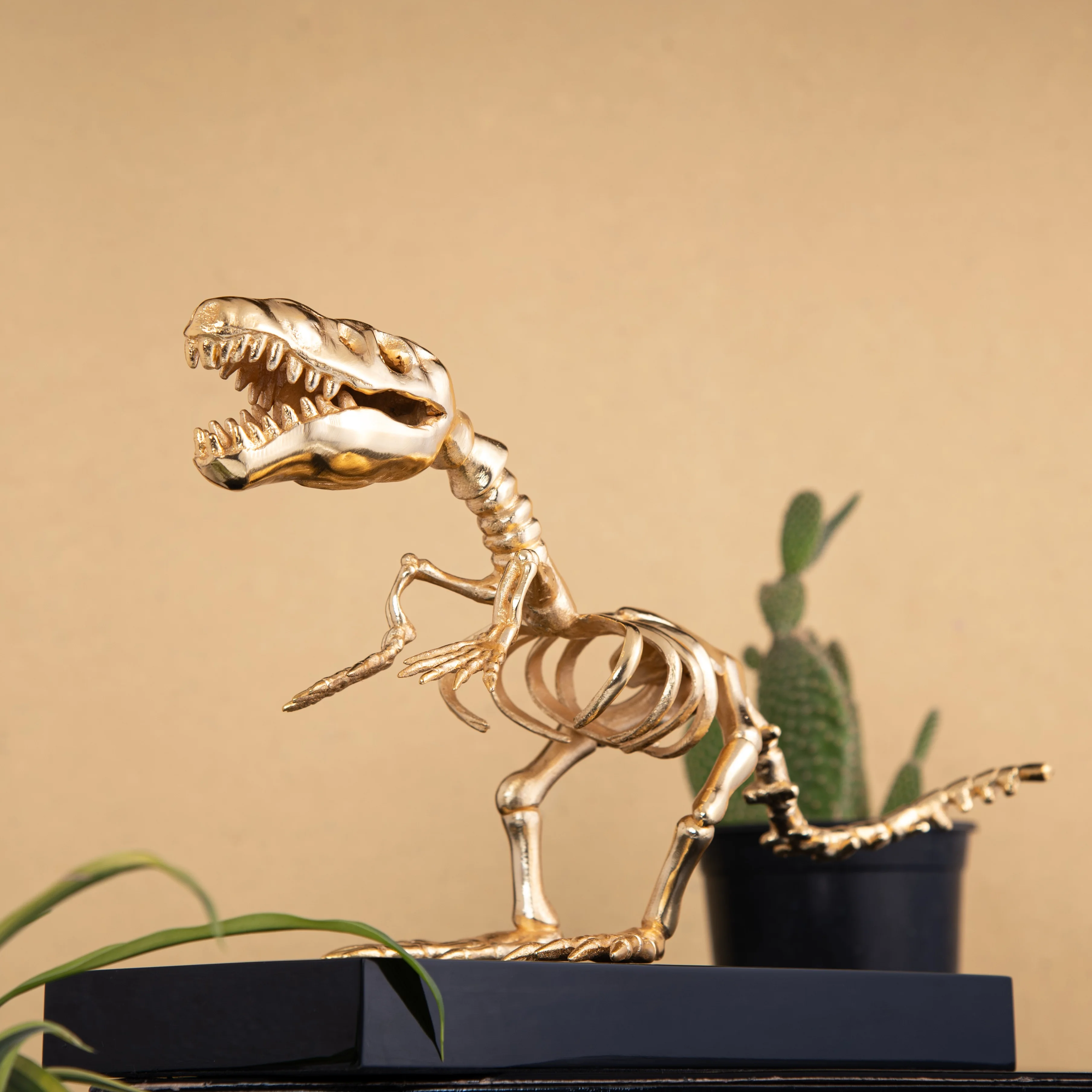 Luxury Decor Gold Dinosaur Fossil Metal Sculpture Brass Countertop Dragon Art Decoration Object Easter day  decorations for