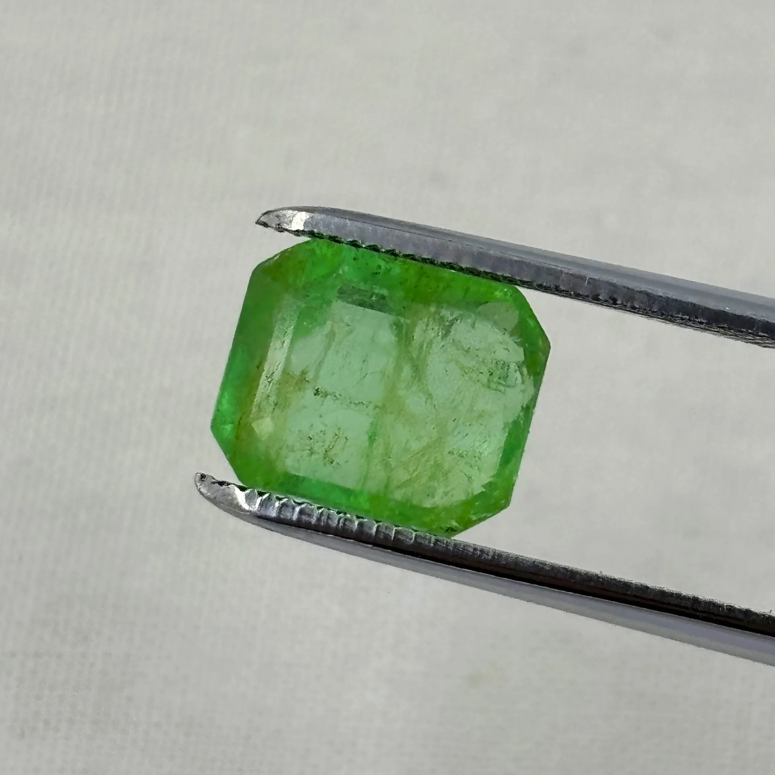 Wholesale 9.5x8.0mm Octagon Emerald Cut Green Colombian Emerald Stone Price