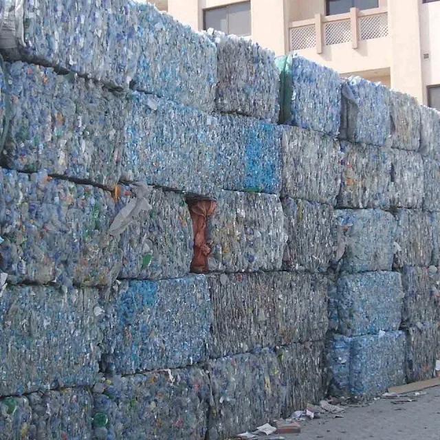 Оптовая продажа горячо промытая 100% прозрачная бутылка для домашних животных переработанная ПЭТ-бутылка