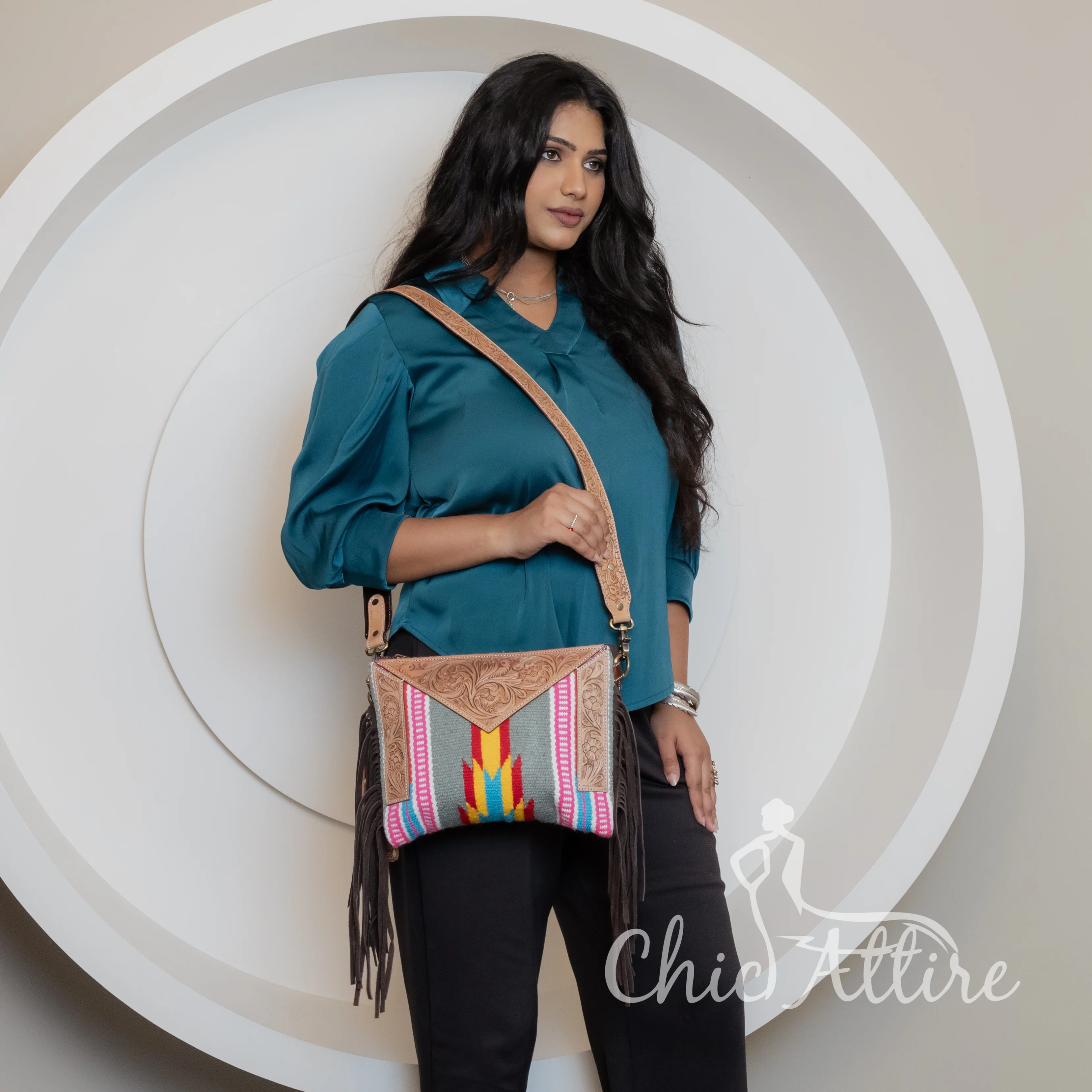 New Arrival Western Style Aztec Tooled Leather Fringe Handbag Women Vintage Unique Southwestern Saddle Blanket Ladies Sling Bag