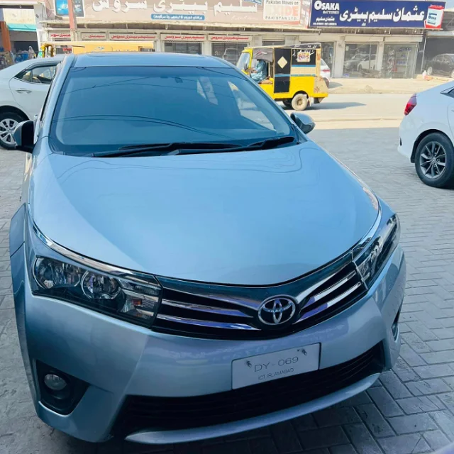 Toyota Corolla Подержанный автомобиль Лучшая цена доступна во всех моделях автоматическая коробка передач лидер продаж быстрая доставка в наличии