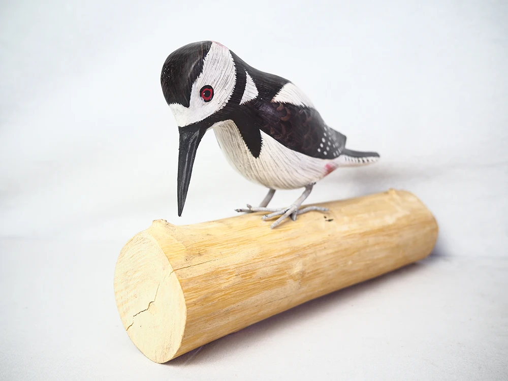 Wooden Craft Dendrocopos Major Handicrafts, Wood Animal Figurine Outdoor Decoration , Bird Craft Garden Ornament