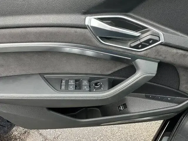 2021 Audii.i etron Sportback AWD qua ttro Prestige 4dr б/у кожаные сиденья с поворотным левым рулем