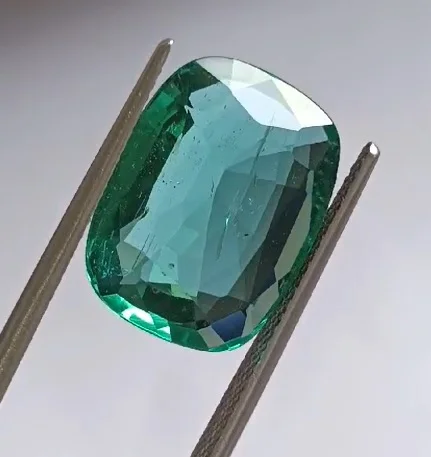 Natural Zambian Emerald 16x12mm rectangle cushion facet Thickness 5.8mm Weight 8.7 cts High quality Stone Best Color and Luster