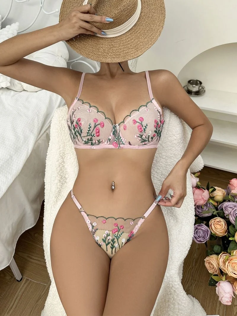 Hot Langery Transparent Erotic See Through Lace 2 Piece Lingeries Girl Brassiere Women Fashion Bralette Bra Intimate Sets