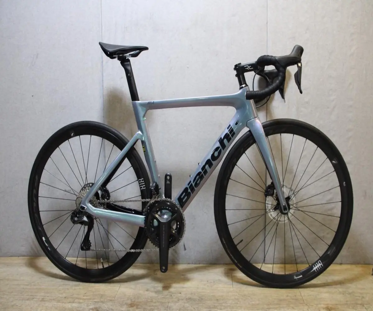 High Quality Second Hand Bianchi Road Racing Bicycle from Japan Shimano Shifter Aluminum and Steel Fork Disc Brake System