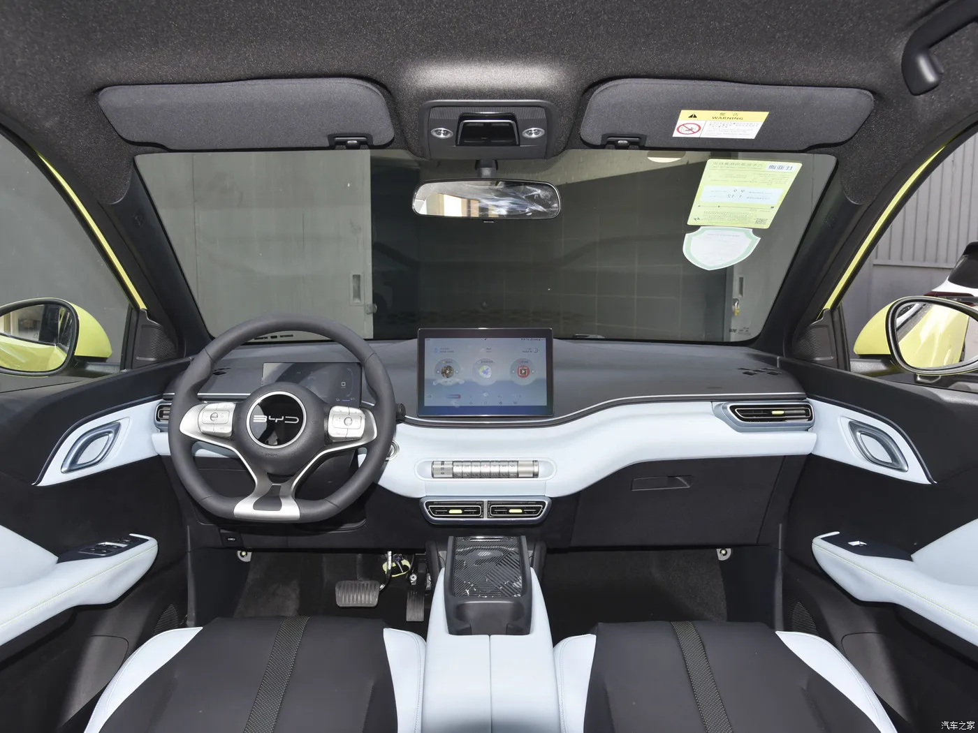 Hot Selling FWD Pure Electric Vehicles 305km 405km Range Small New Energy SUV Front Wheel Driven BYD Seagull 2023 EV