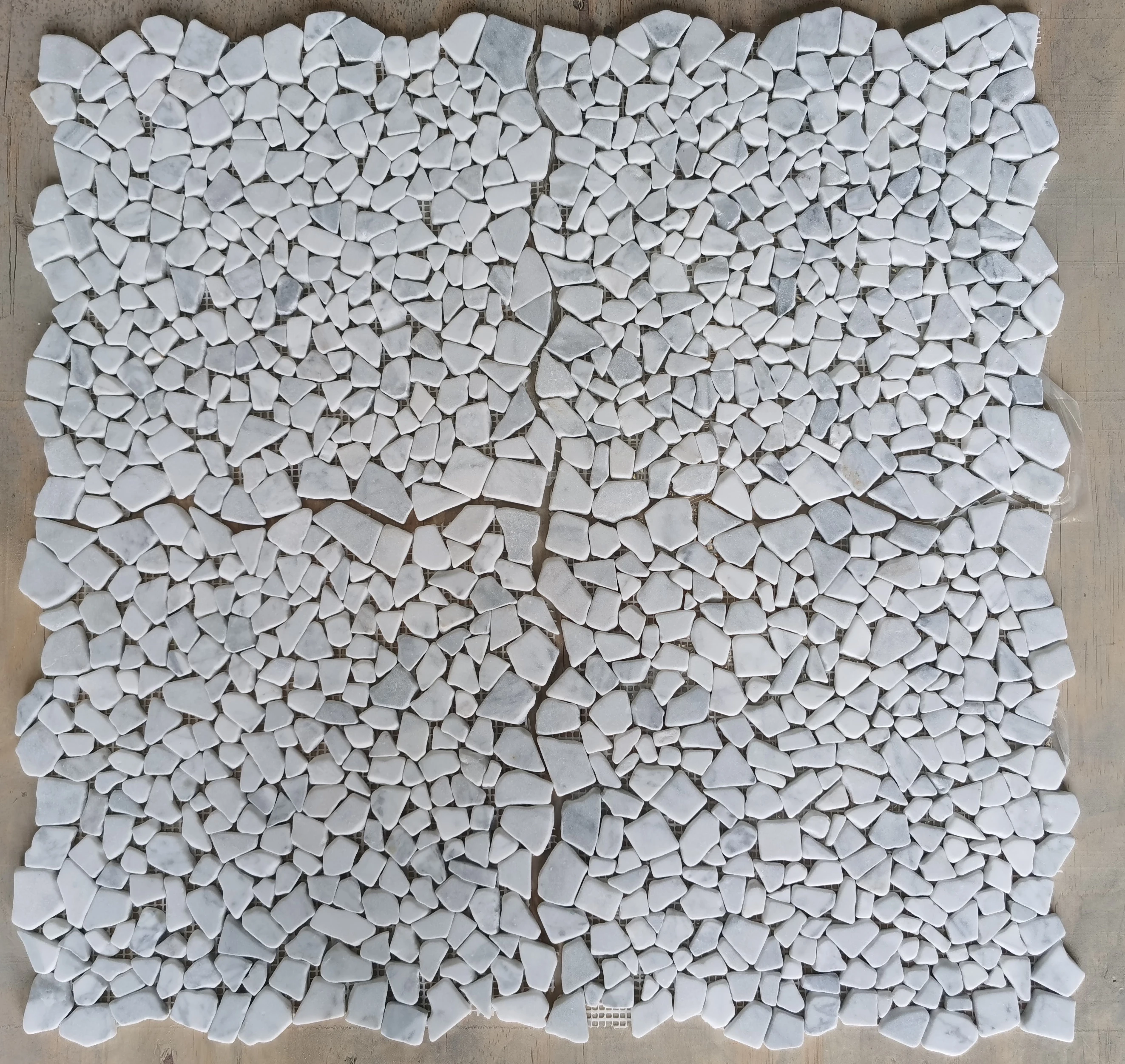 Tumbled Irregular Pebble Carrara White Marble Mosaic Tile For Wall Bathroom Swimming Pool