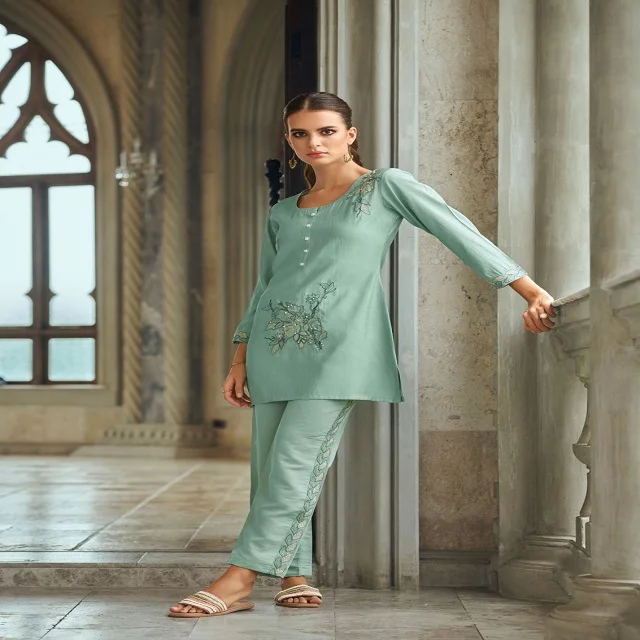 Красивое платье Лидер продаж плотные вязки PV Chandari короткие брюки Kurti с несколькими и простроченными рубашками ручная работа женская мода
