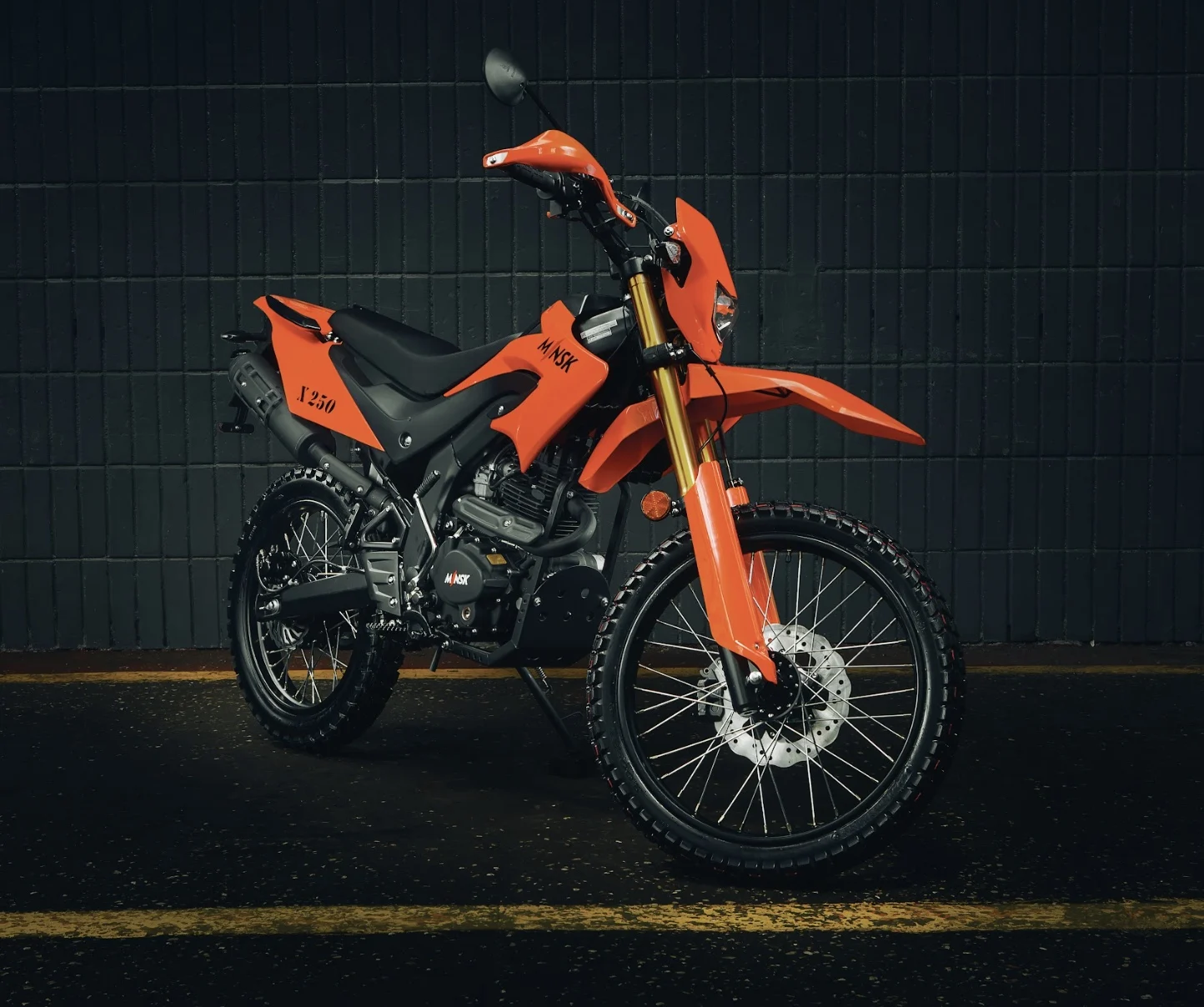 M1NSK X 250 MILITARY SPORT OFF-ROAD MOTORCYCLE TRACKER RACER BLACK ORANGE ENDURO MOTORCYCLE MOTO