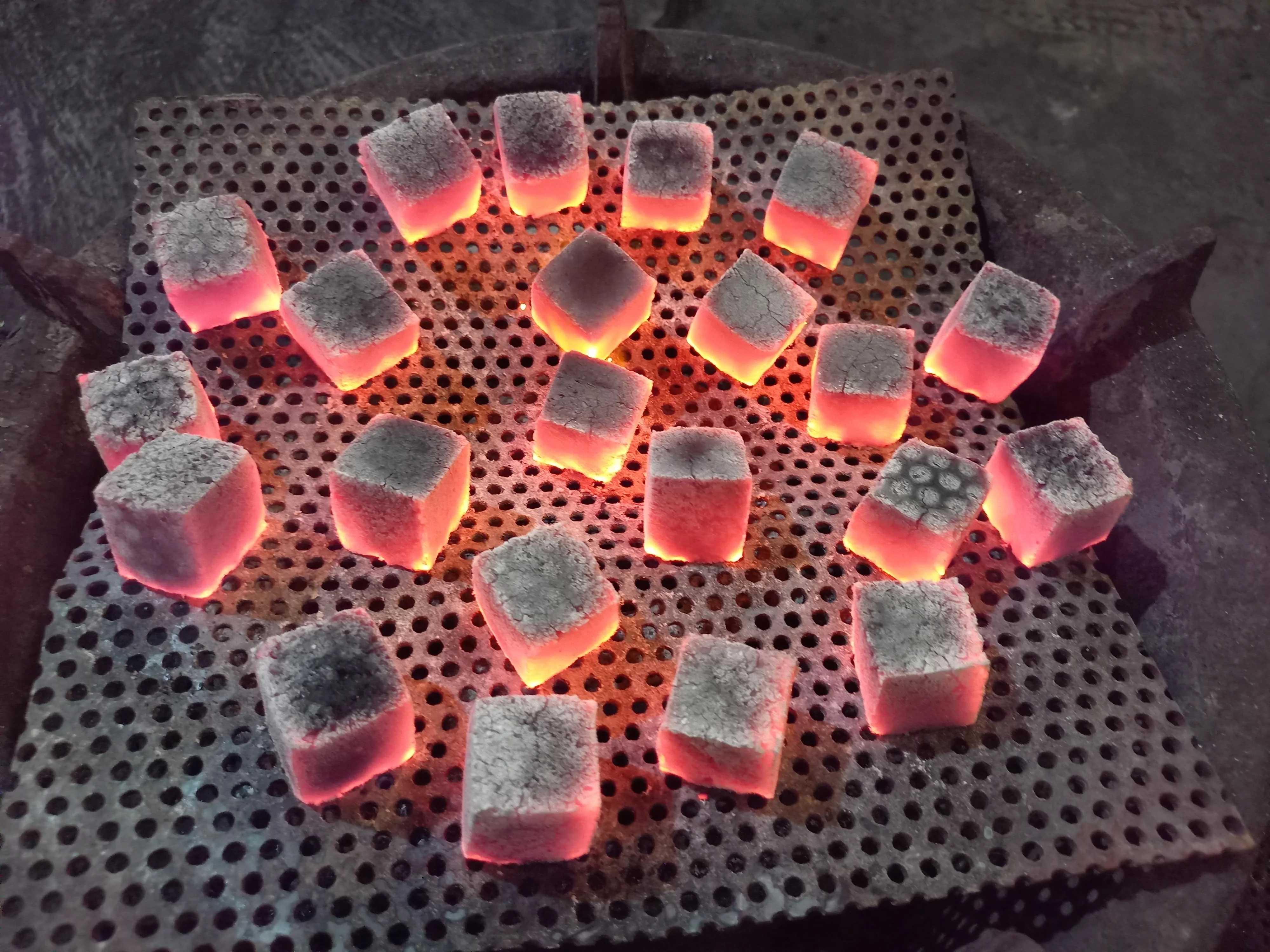 BRIQUETTE CHARCOAL MAKING MACHINE Coconut Shell Charcoal Briquette For Shisha / Hookah From Indonesia