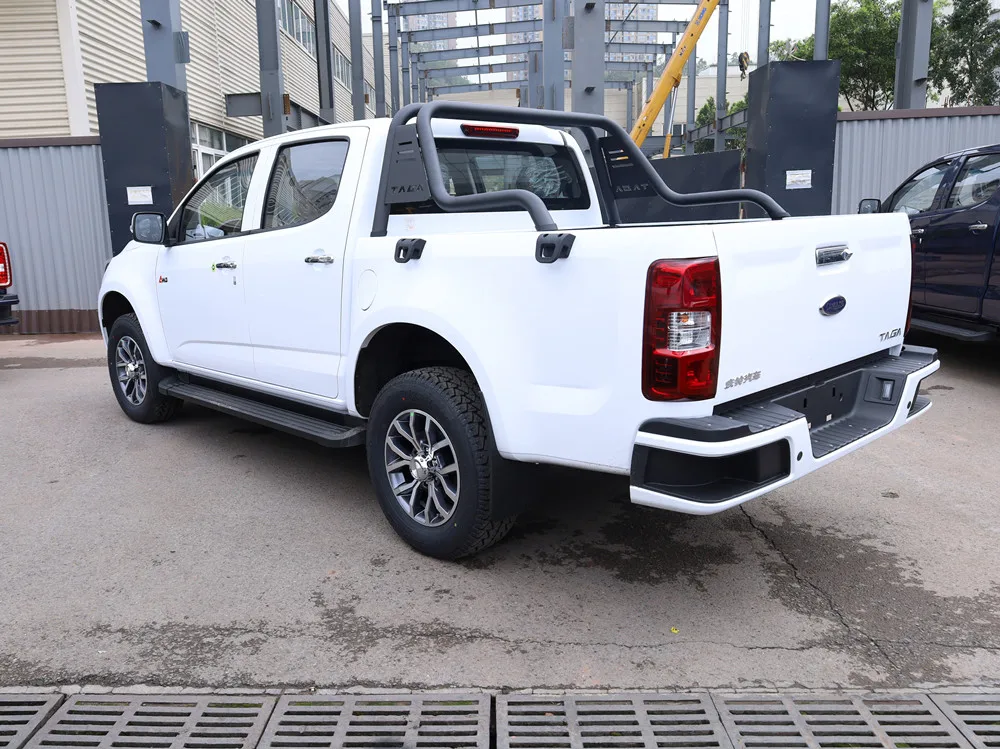 ISUZU TAGA Electric Pickup Truck EV 4X4 Mini 4wd Cargo Truck Lifepo4 Battery NEDC 350km Small Electric Pick up Truck for Sale