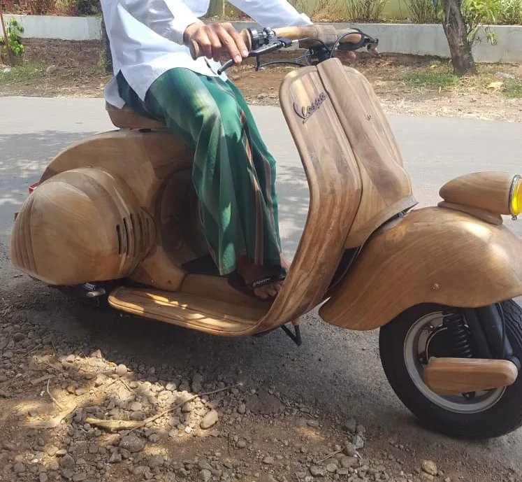 Hot Sale Antique Classic Craftmanship Laminated Recycled Wood Display Or Fully Motor Functional Vespa Scooter Built From Scratch