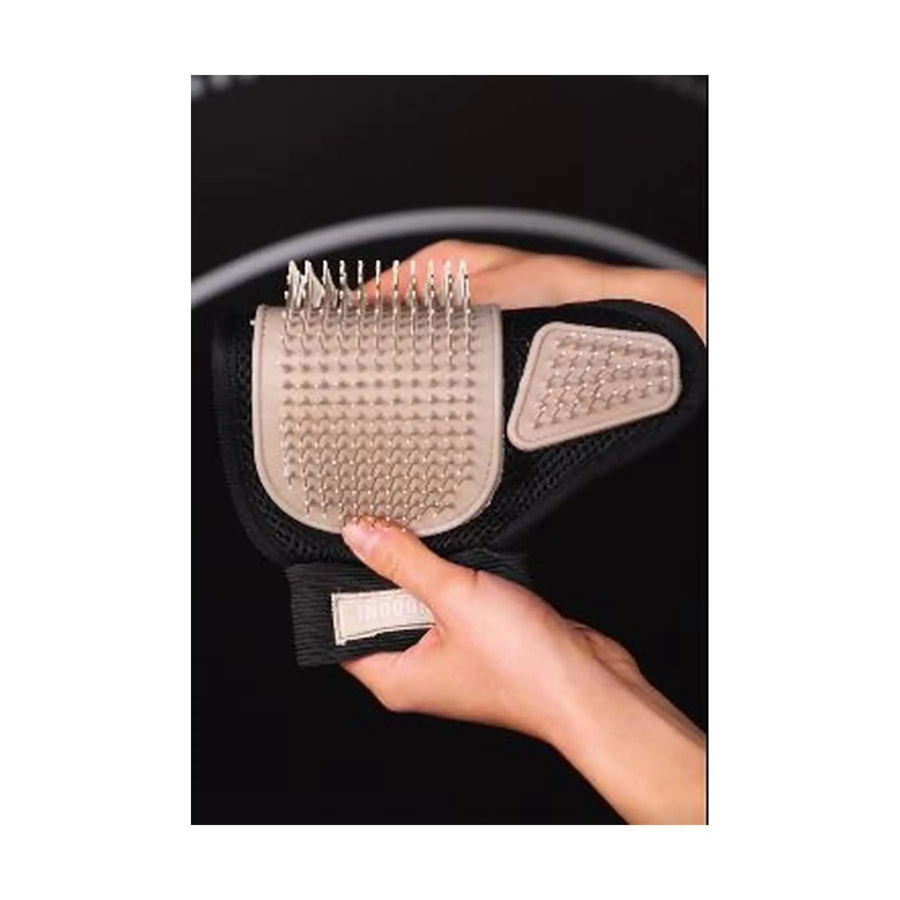 Deluxe Long Teeth Grooming Glove Inodorina - Deep Cleaning & Enhanced Fur Grooming - Elevate Coat Shine & Overall Health