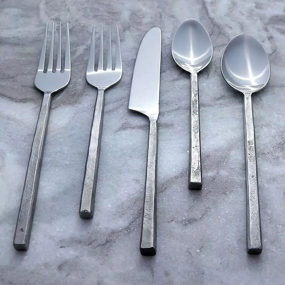 Custom Logo Stainless Steel Hotel Flatware Cutlery Set Office Party And Restaurant Used Latest Design Flatware Set Kitchenware