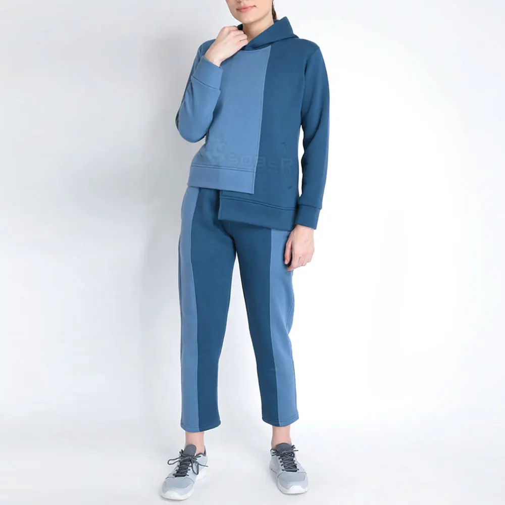 Женские однотонные спортивные костюмы с логотипом