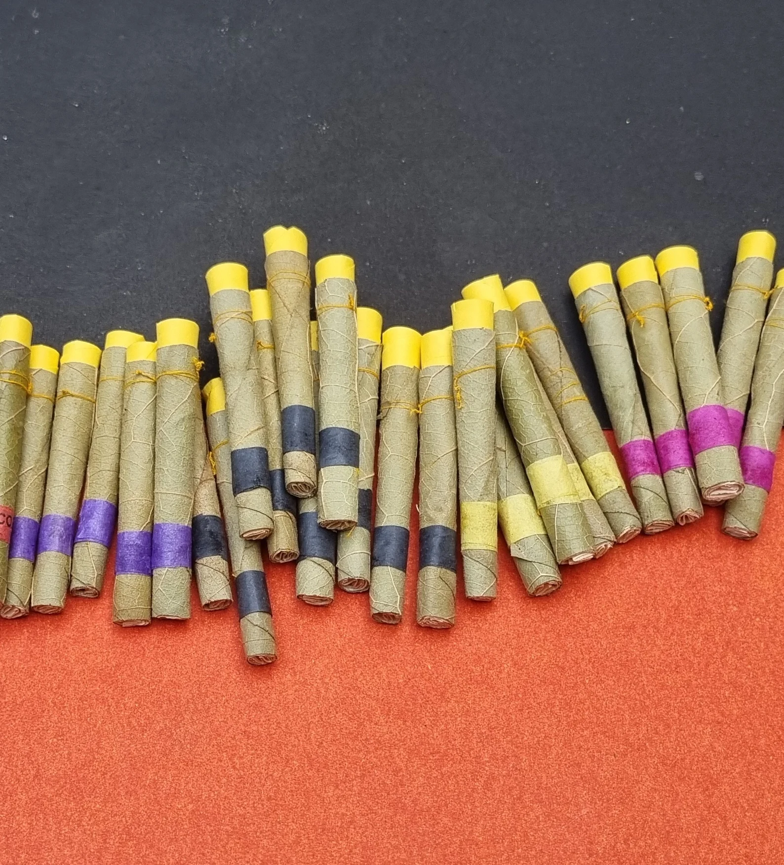 Ebony Leaf Rollies 54 mm (Zig Zag Filters) 3.jpg