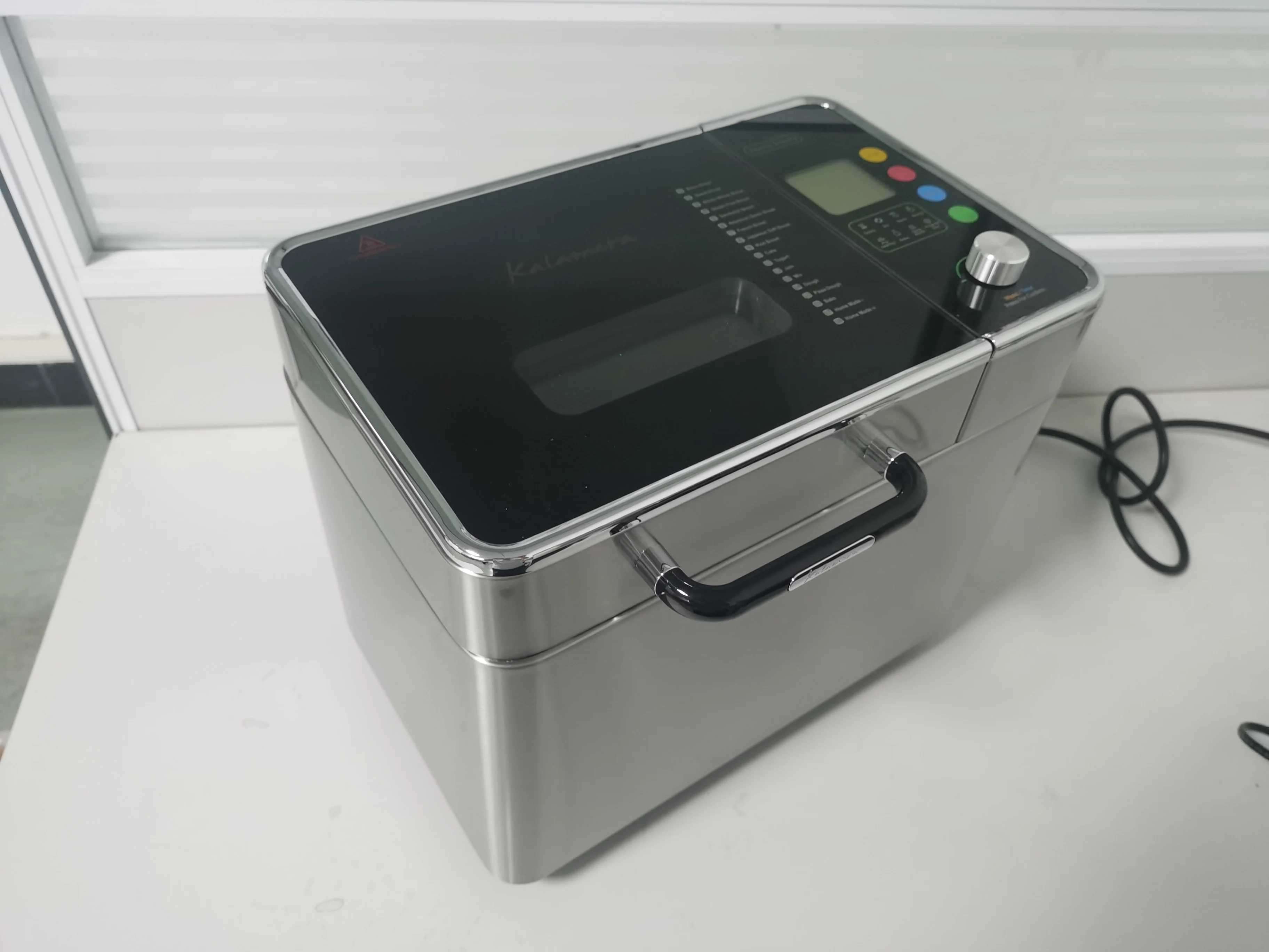 1000g stainless steel housing bread maker, with auto nut dispener, tempered glass panel