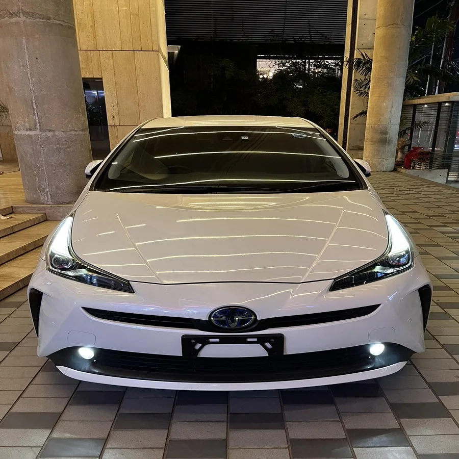 Лидер продаж подержанных автомобилей 2023 2022 2021 Toyota Prius Prime дешевая цена купить сегодня