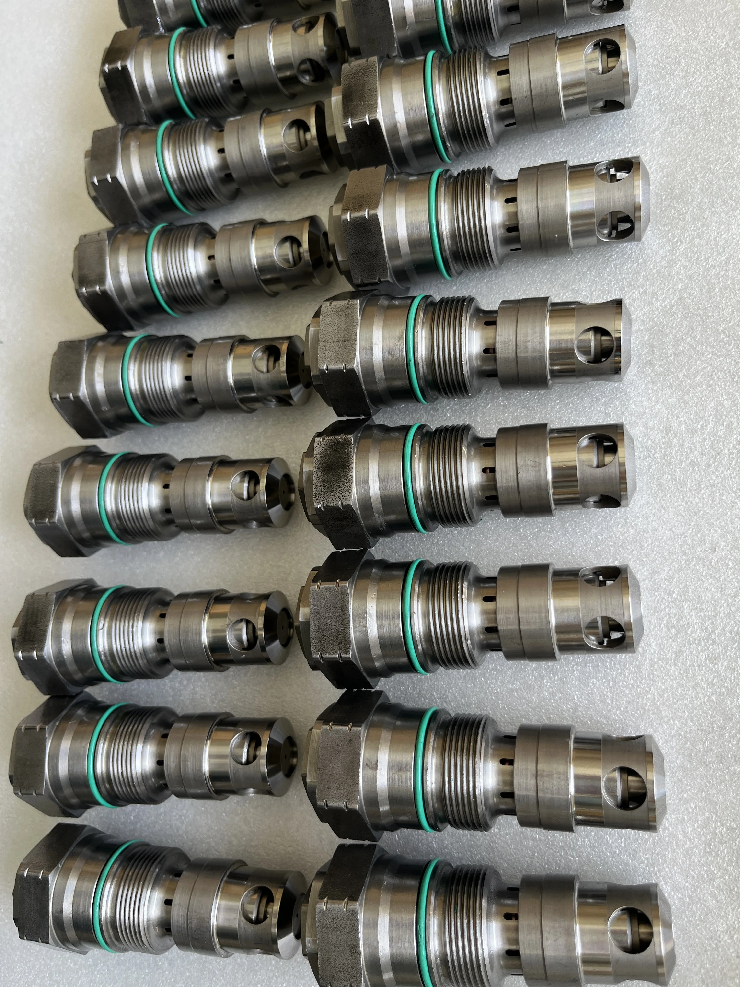 PV90R Original Hydraulic Pump 90R55 90R75 90R100 with High Pressure Relief Valve New Condition Engineering Machinery Accessories