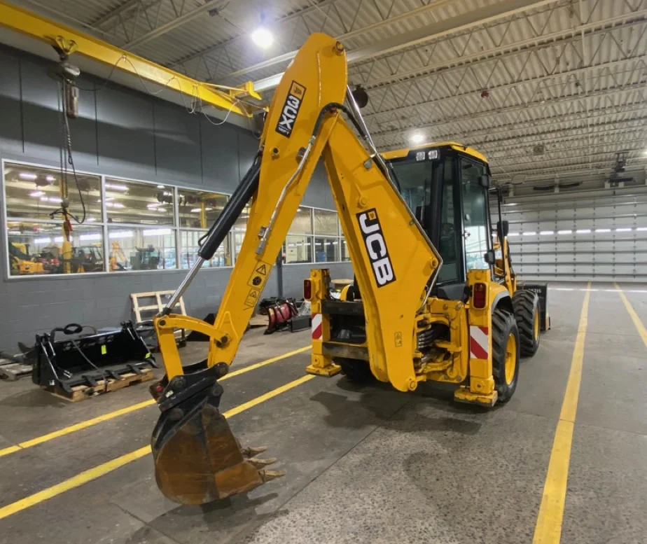 Абсолютный JCB 3CX компактный экскаватор-погрузчик с 18 стандартным профилем ковша экскаватора зубьями готов к работе и легко работает