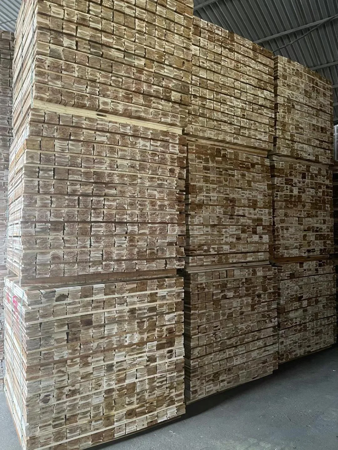 FRESH ACACIA SAWN TIMBER - LOW PRICE & HIGH QUALITY