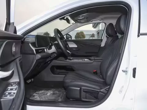 China Ev Chery Plug-in Hybrid Electric Vehicle Chery Fengyun A8 Phev Electric Car 4-door 5-seat Used Electric Cars
