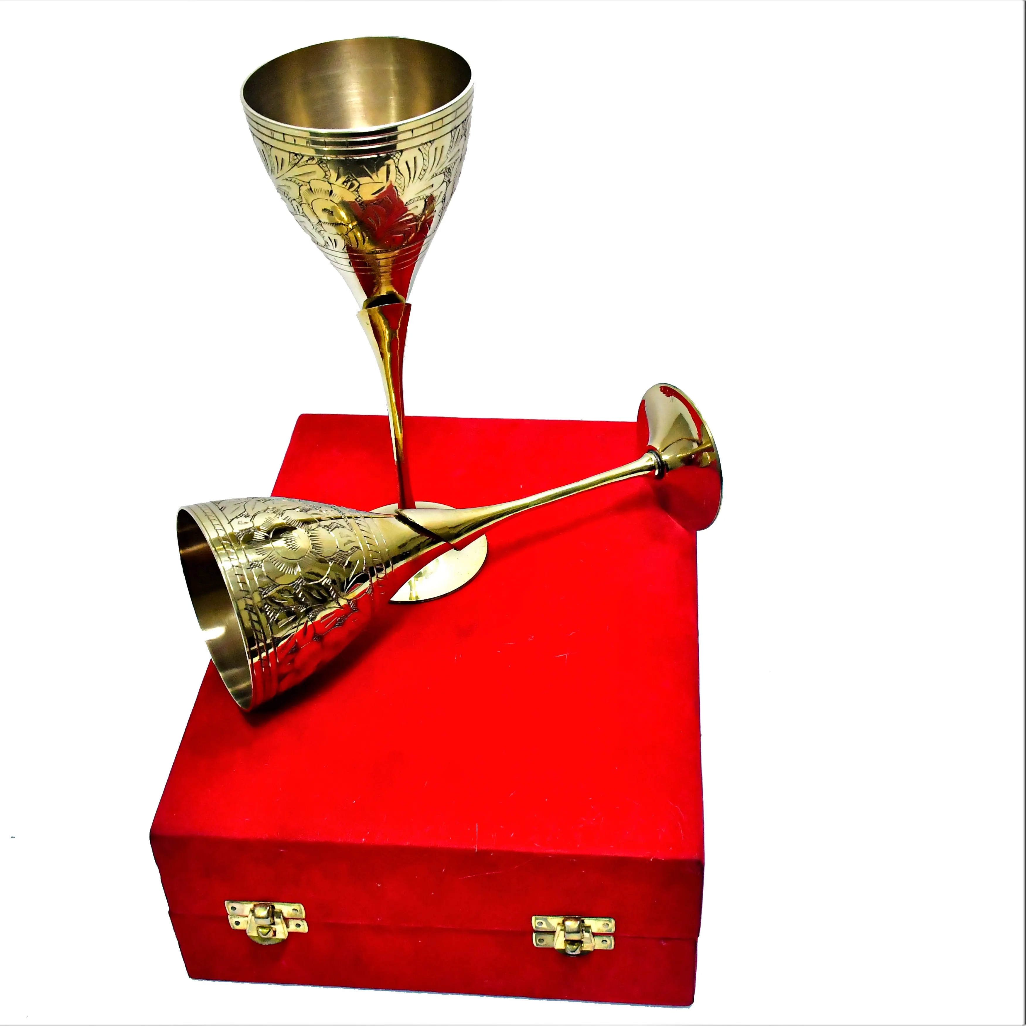 New Design High Quality Wine Goblet Solid Brass Embossed Royal Wine Cup Handmade Goblet Decor Chalice for Church