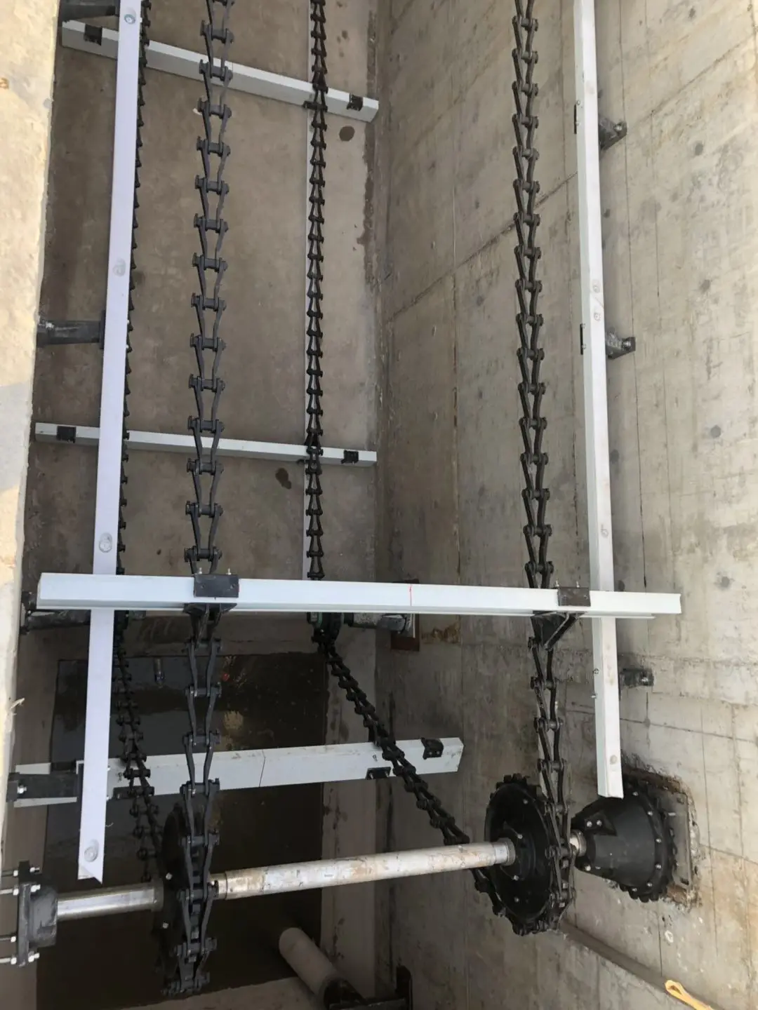 Non-metallic mud scraper air flotation pool chainNon-metallic mud scraper air flotation pool chain production factory