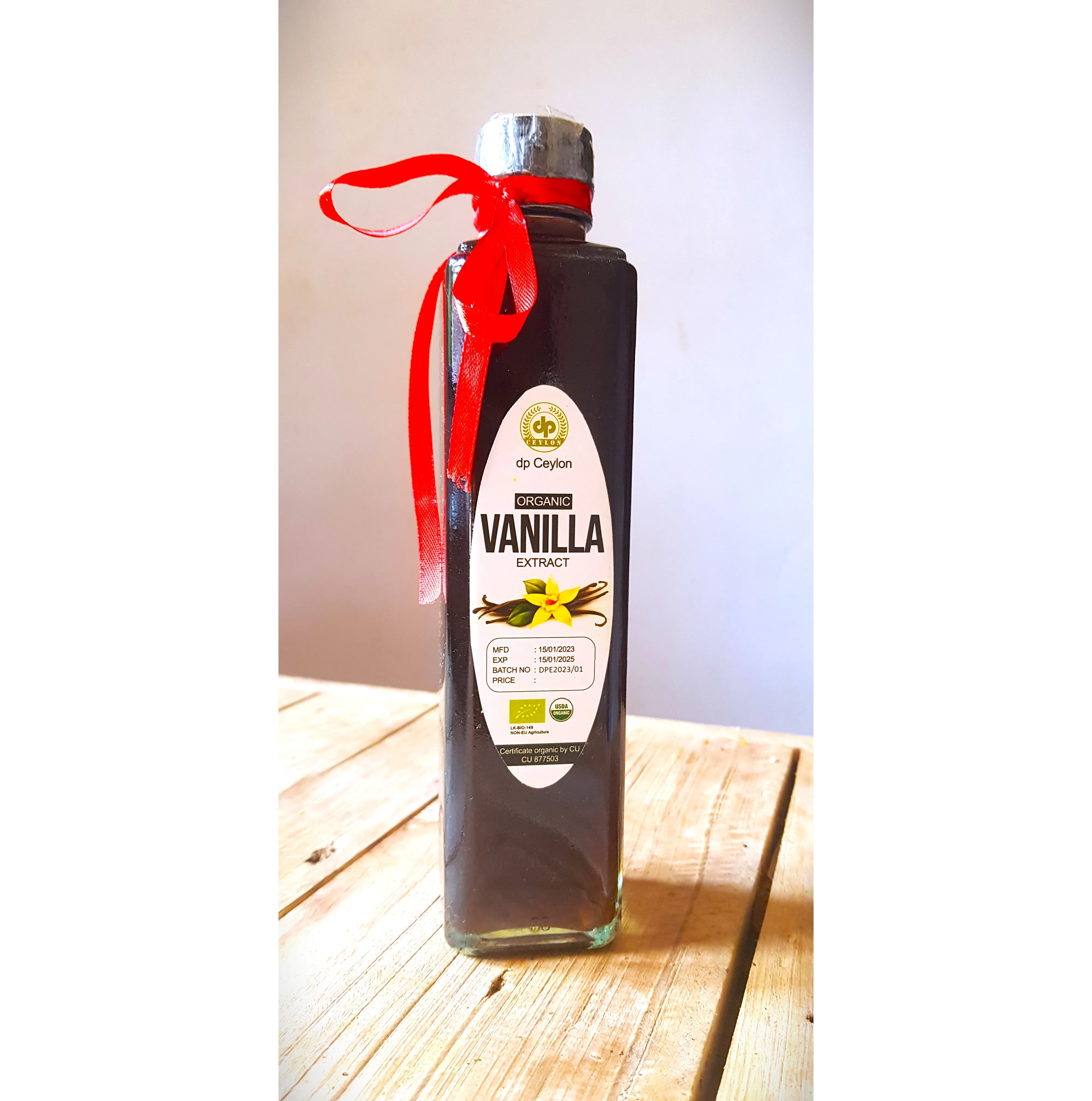 Vanilla Extract (Extract with Water and Alcohol)/100% Pure Organic Planifolia Vanilla Extract/ Vanilla water & alcohol essence