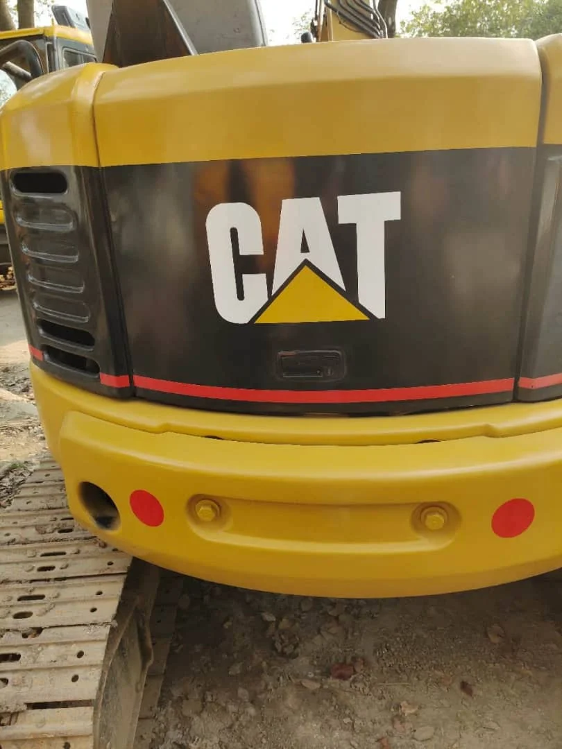 Mini Machines Micro Excavator Digger for Sale At A Low Second Hand Used Price Japanese Made Caterpillar Carter Cat304